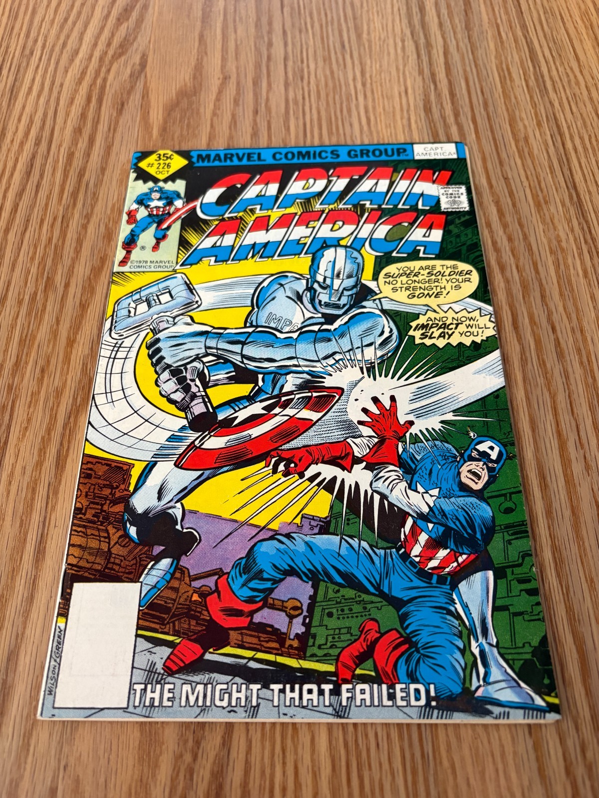 Captain America 226 VF 8.0 High Grade Falcon Red Skull variante Whitman