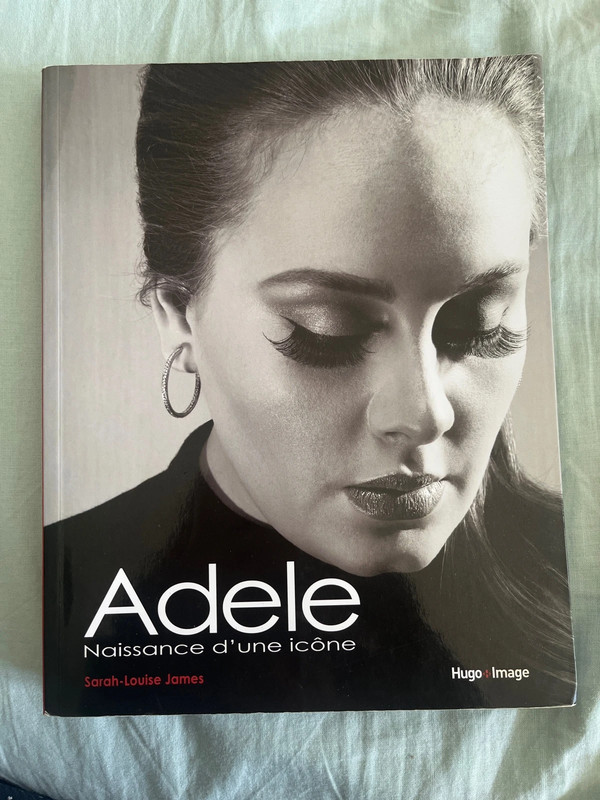 Livre sur Adèle. Prix négociable