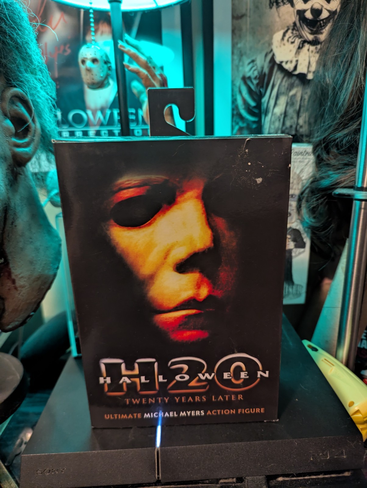 Neca Halloween H20 Twenty Years Later Ultimate Michael Myers Action Figure