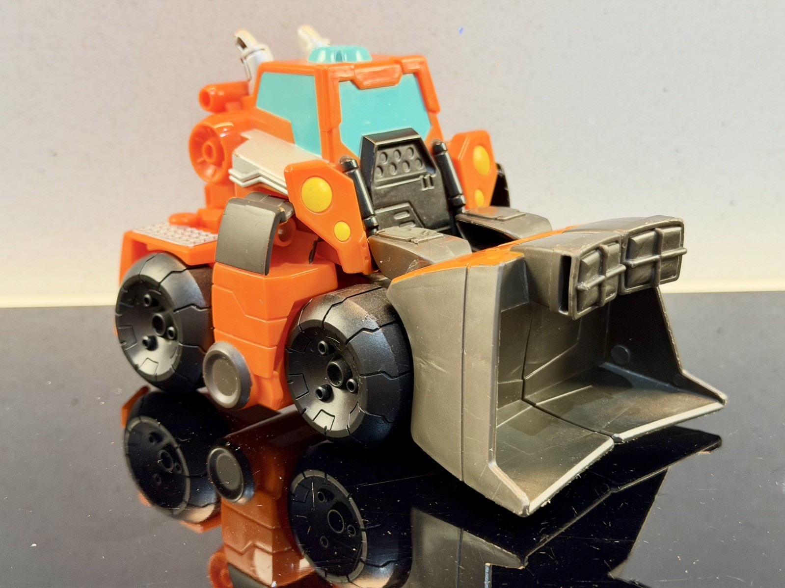 TRANSFORMERS Rescue Bots Academy Wedge The Construction Bot Loader 