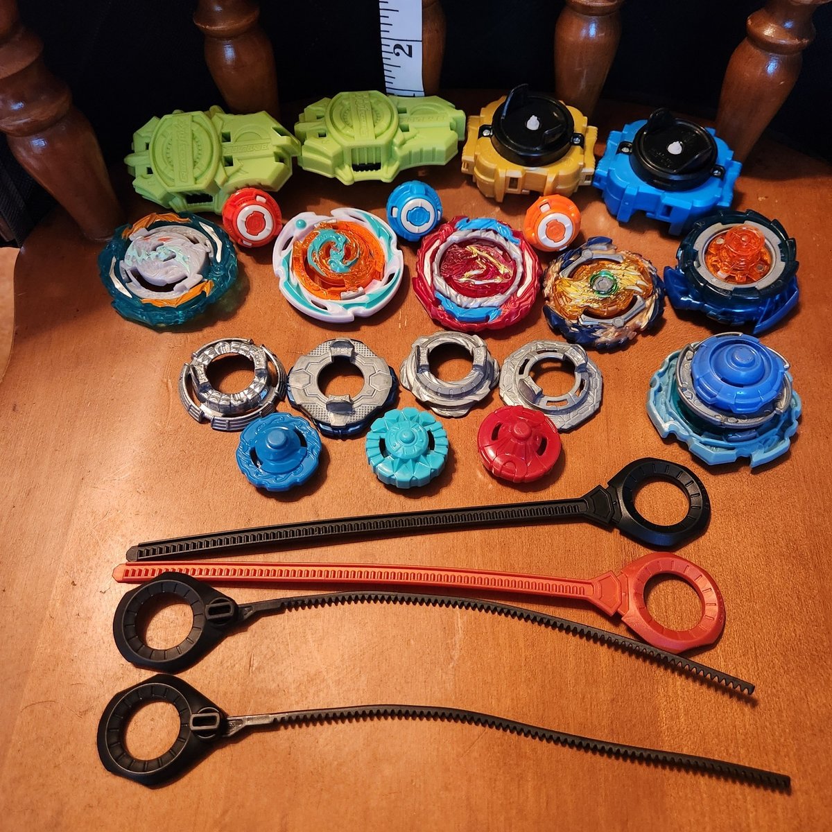 Beyblade Burst Lot Of 25