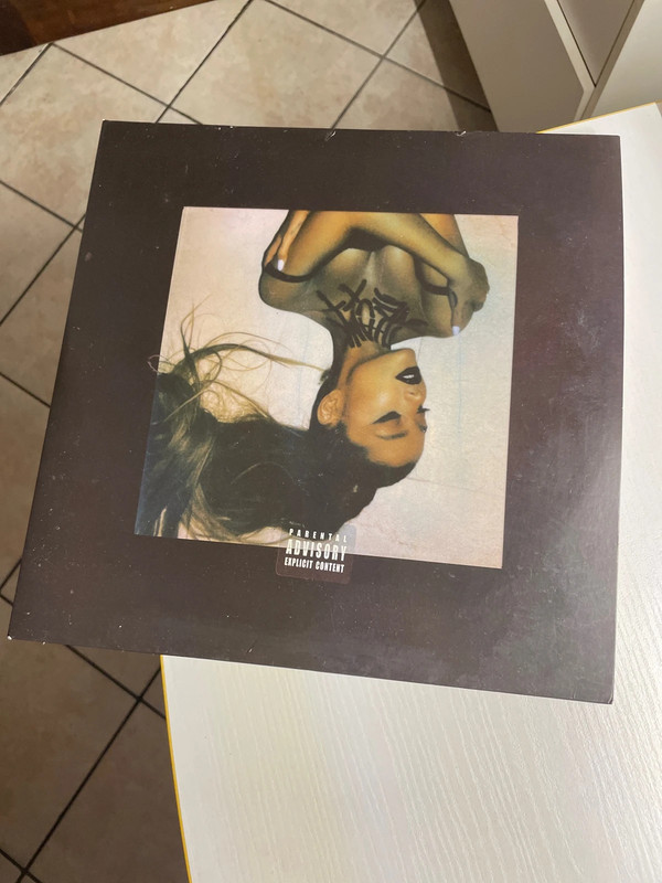 doppio vinile dell’album “thank you, next” di ariana grande