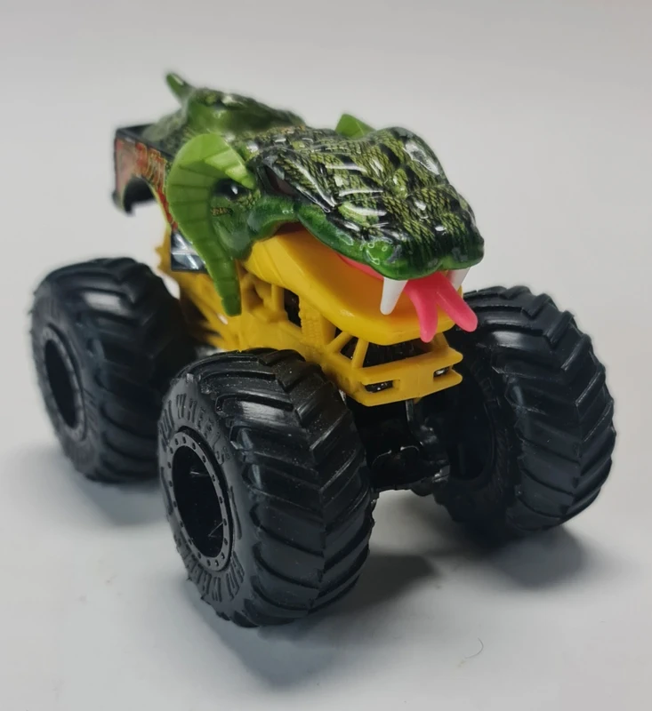 Hot wheels Monster Truck Cage Rattler 1/64