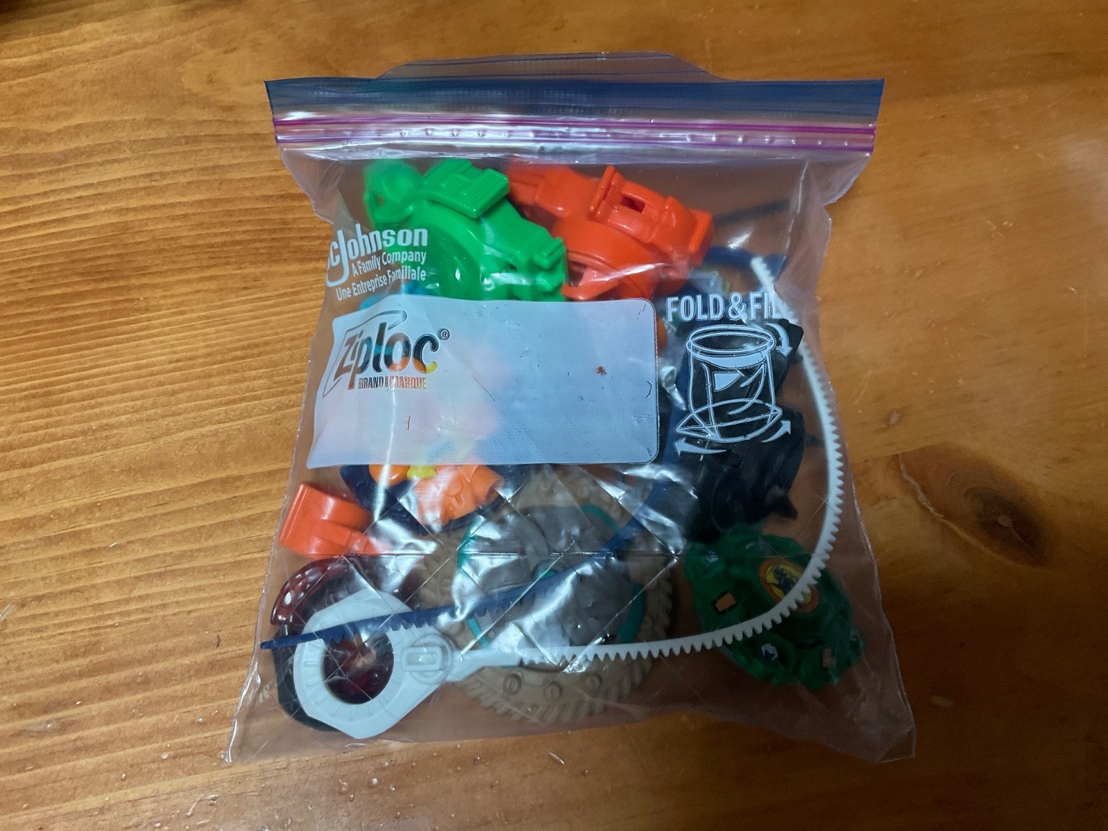 BEYBLADE RANDOM MIXED LOT  INCLUDES 2-4 BEYBLADE’S LAUNCHERS TOPS AND MORE #11