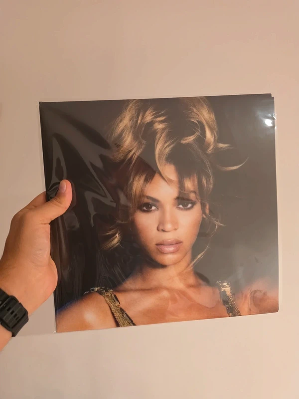 Beyoncé Bday 20th aniversary stand vinyl