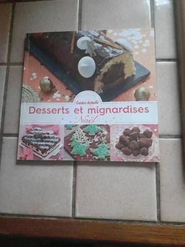 Livre recettes "desserts et mignardises de Noel"