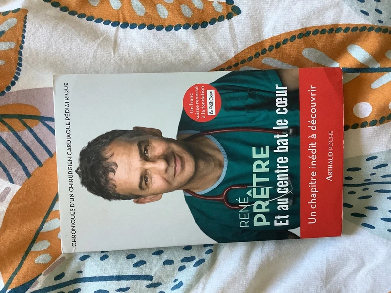Livre et au centre bat le cœur