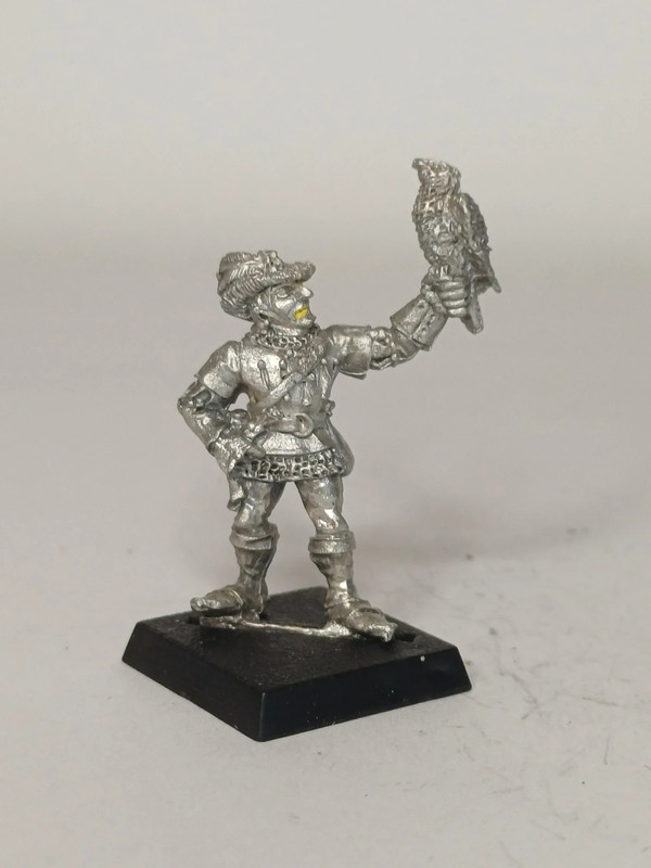 Marauder Miniatures CZ 1 - Citizen with Hawk / Falconer (1989) Citadel