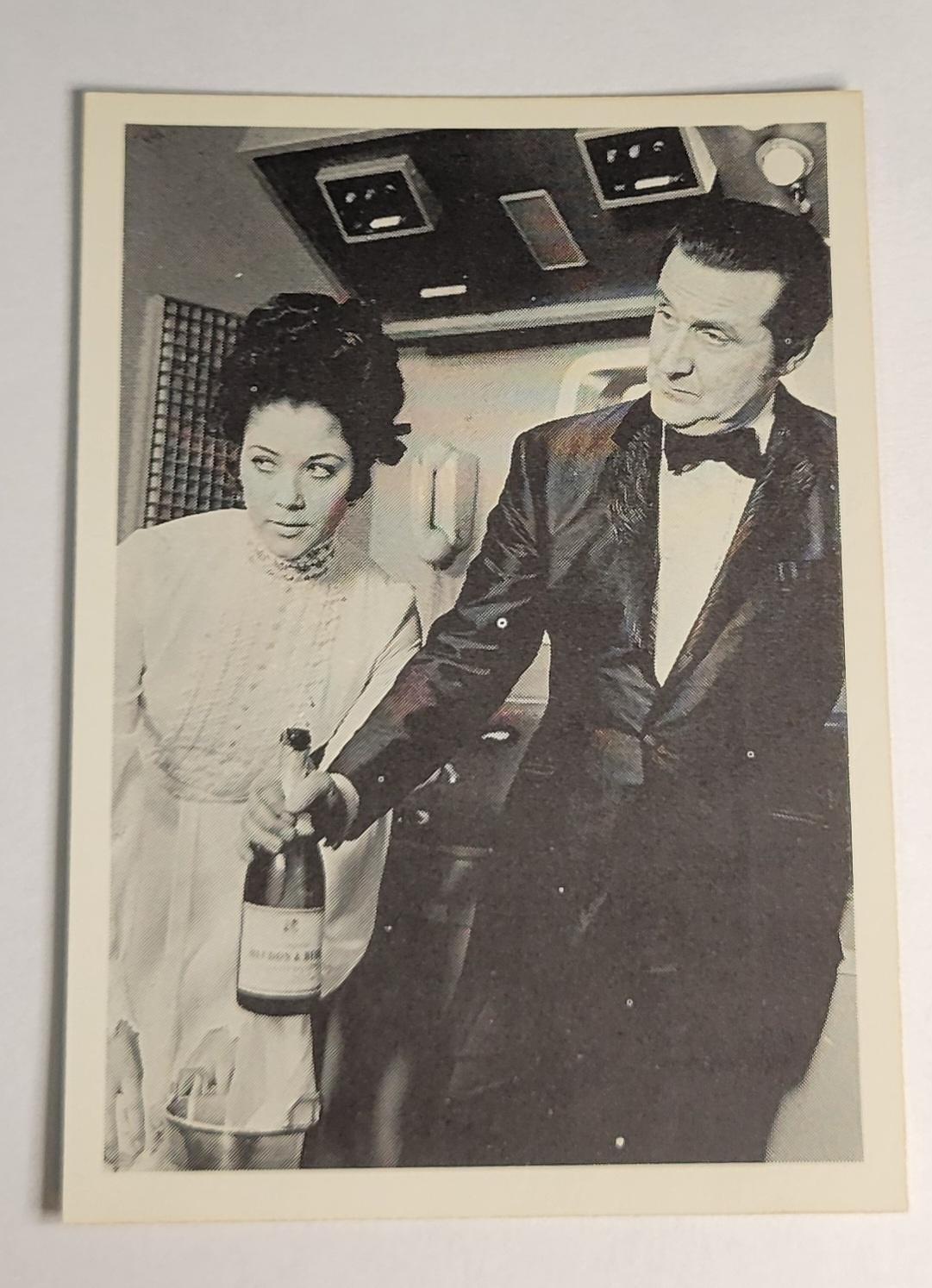 Vintage 1992 The Avengers Trading Card #81 Torneranno TV Foto Bianco e Nero