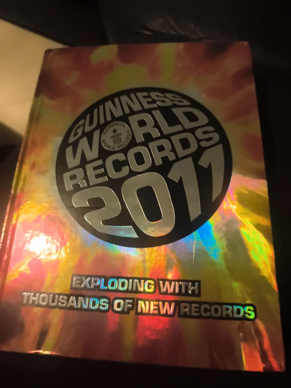 Hardback Guinness book of records 2011