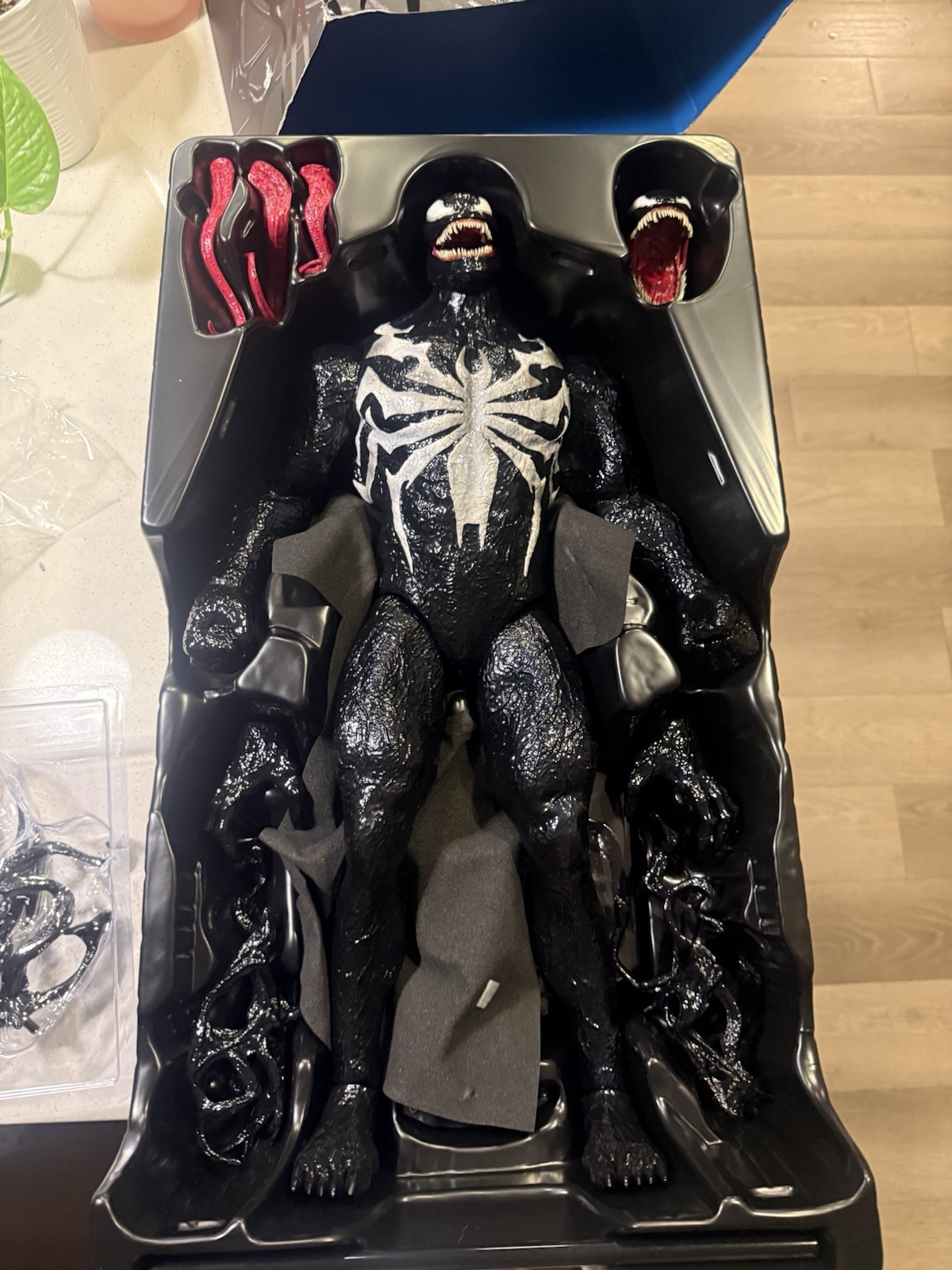Hot Toys VGM59 Venom Marvel Spider-Man 2 PS5 1/6 Scale Figure Complete