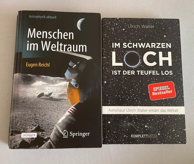 2 Weltraum Bücher