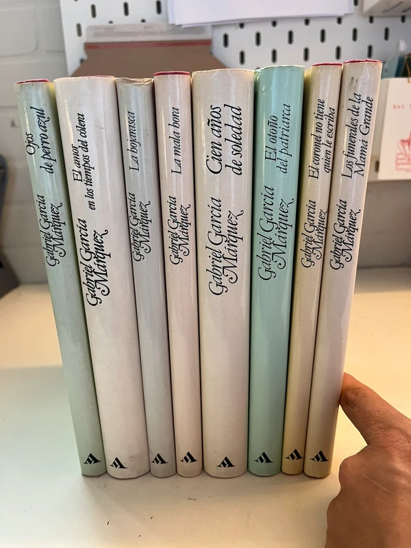 Set van 8 Spaanstalige boeken van Gabriel García Márquez