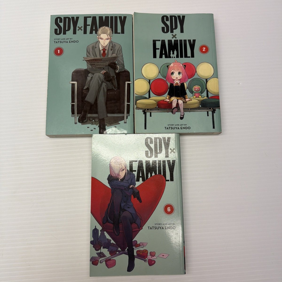 Lotto manga inglese Spy x Family volumi 1,2,6