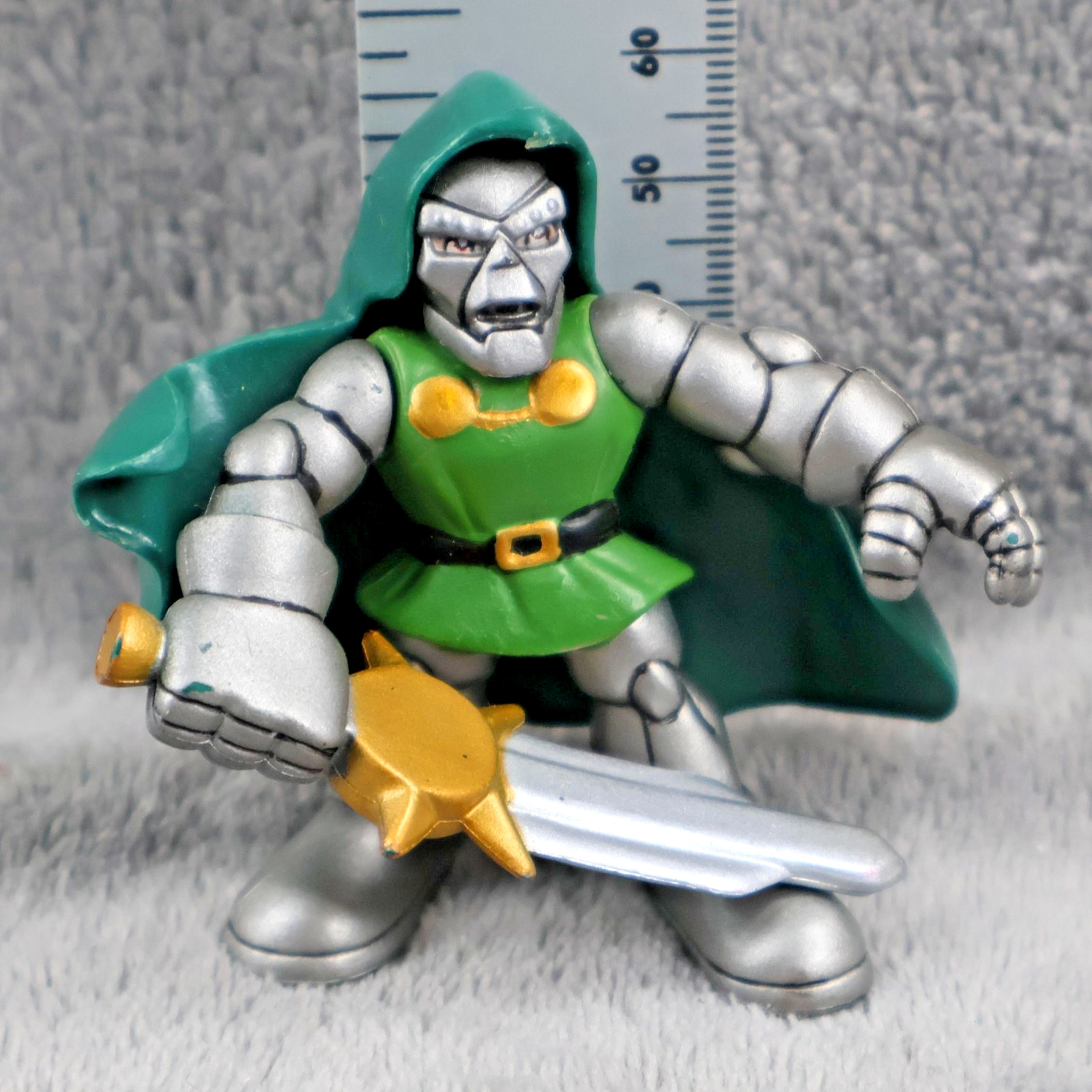 Marvel Doctor Doom Action Figure 2 Pollici Verde Argento con Spada Plastica Sciolta