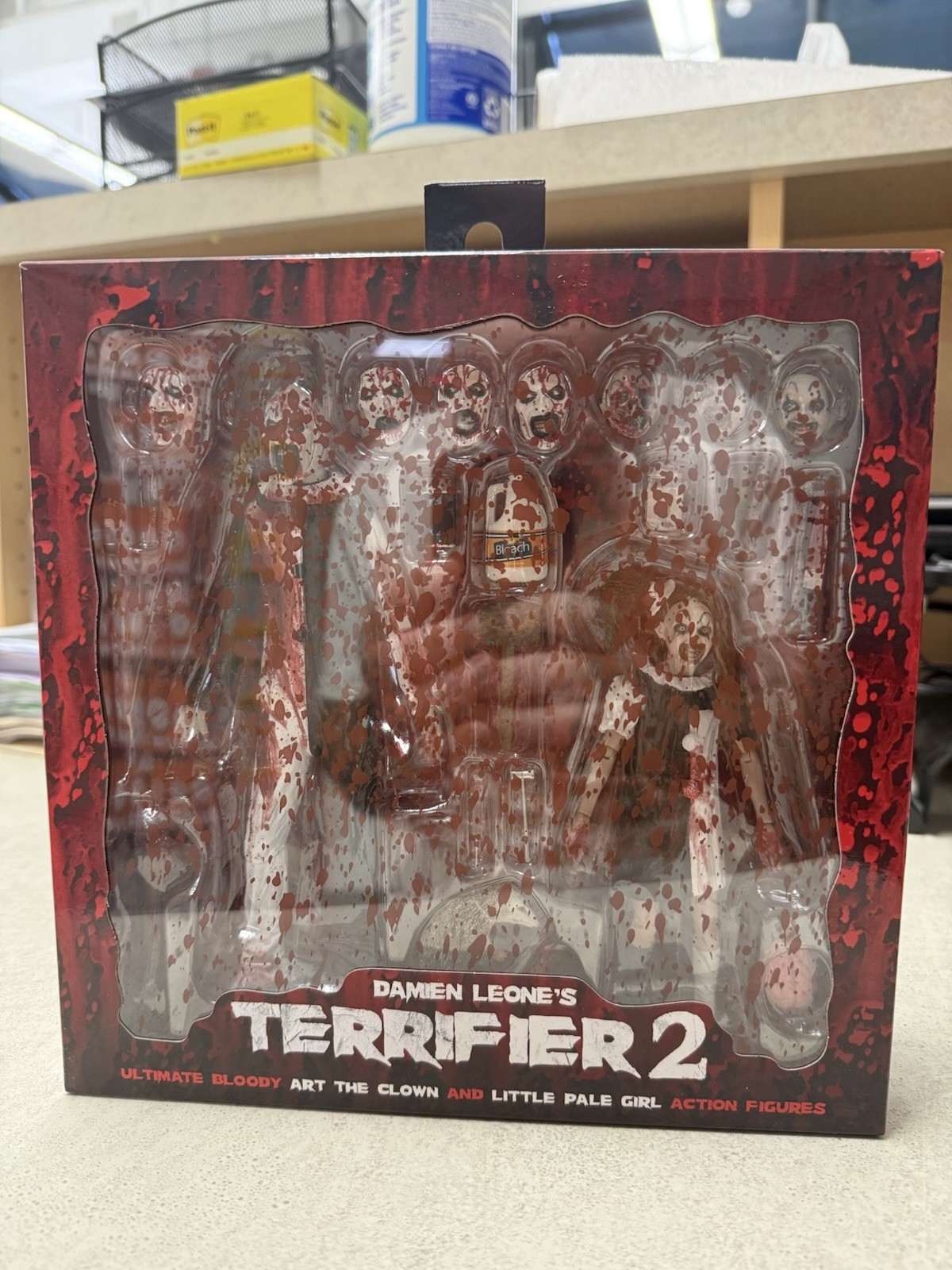 Terrifier 2 NECA Ultimate Bloody Art the Clown & Little Pale Girl Figures A