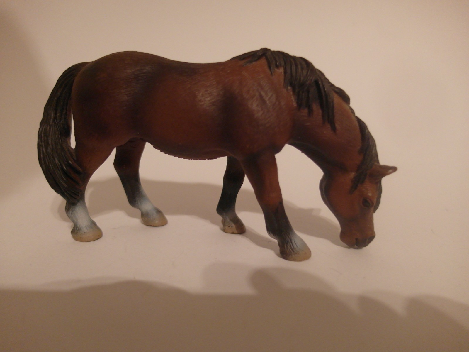 Schleich 13299 Reitpony grasend