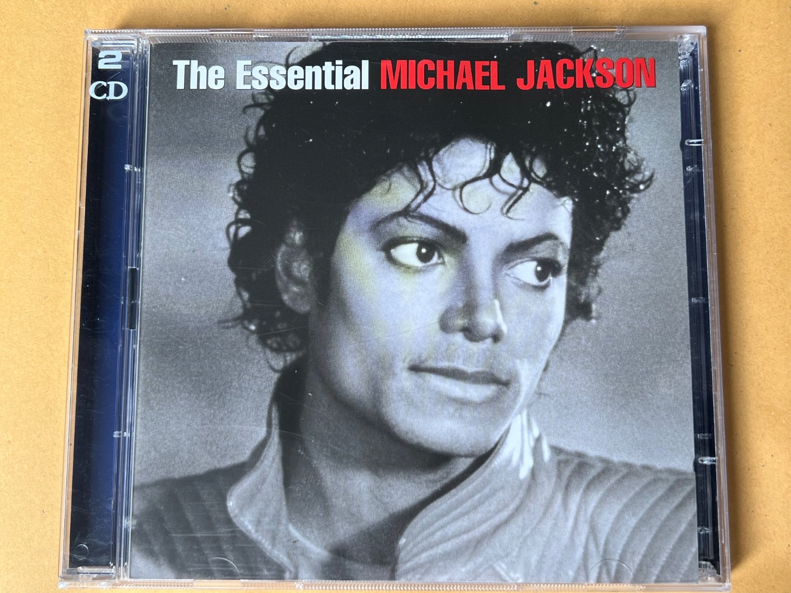 The Essential Michael Jackson, double CD.