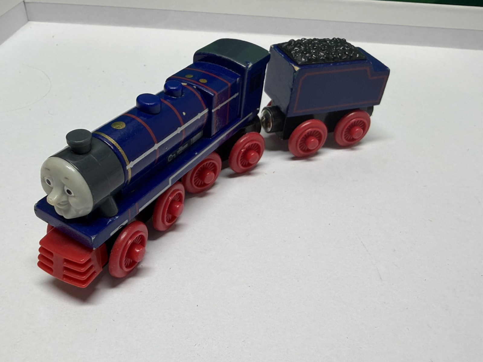 Thomas Wooden Railway Hank Engine & Tender curva di apprendimento 0759WJ00