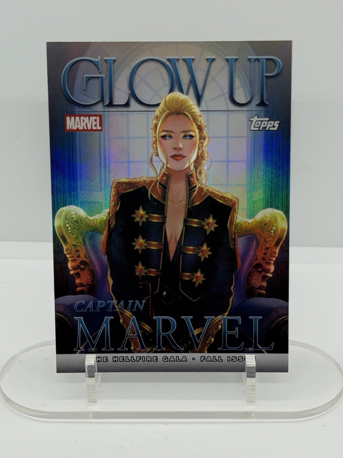 Topps 2026 Topps Marvel Neon Glow Up Insert Captain Marvel #GU-13
