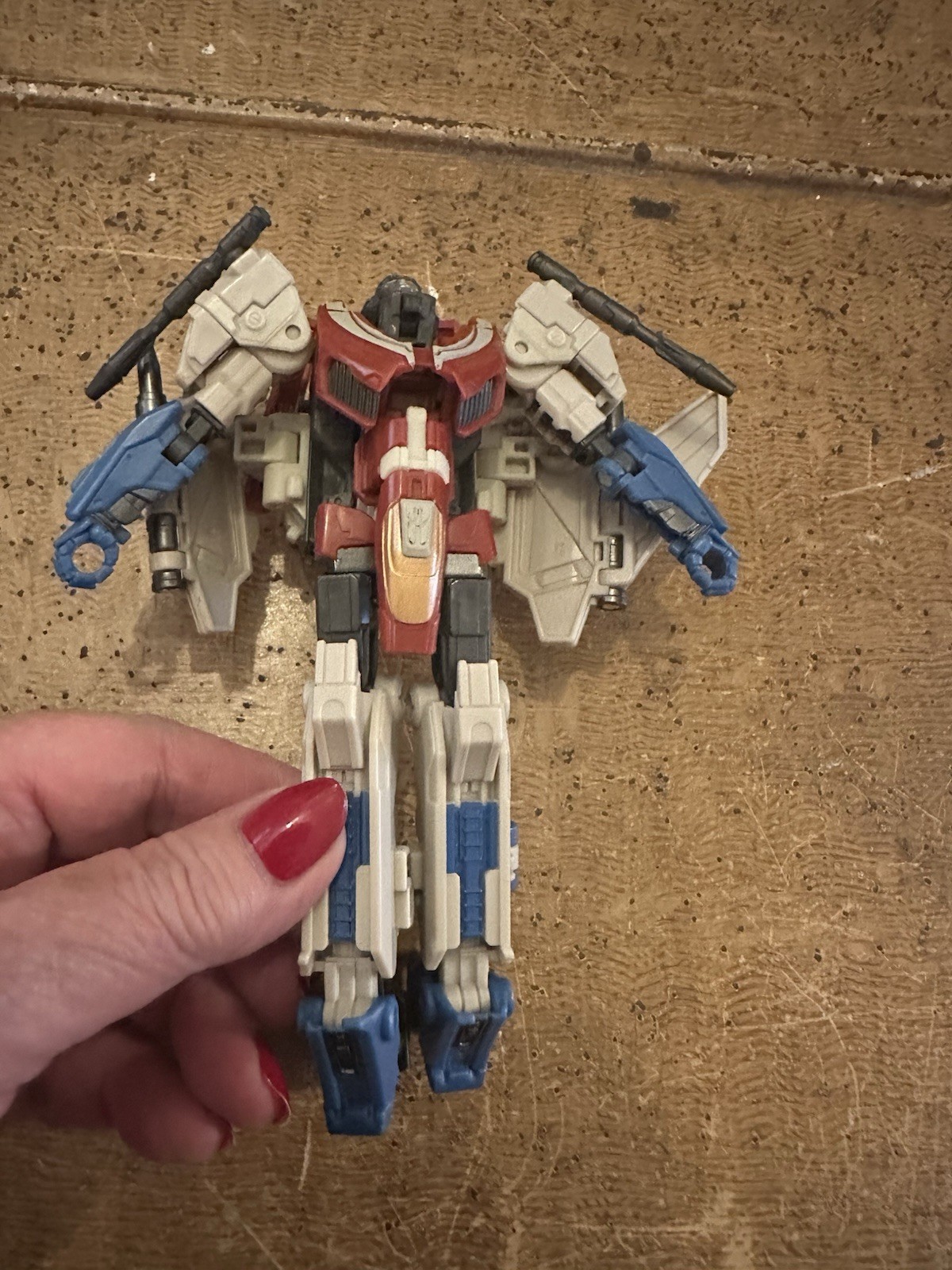 Transformers Studio Series Deluxe Starscream Figure