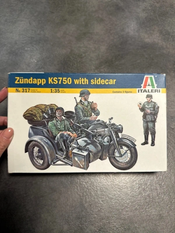 Zündapp KS750 with Sidecar - Italeri