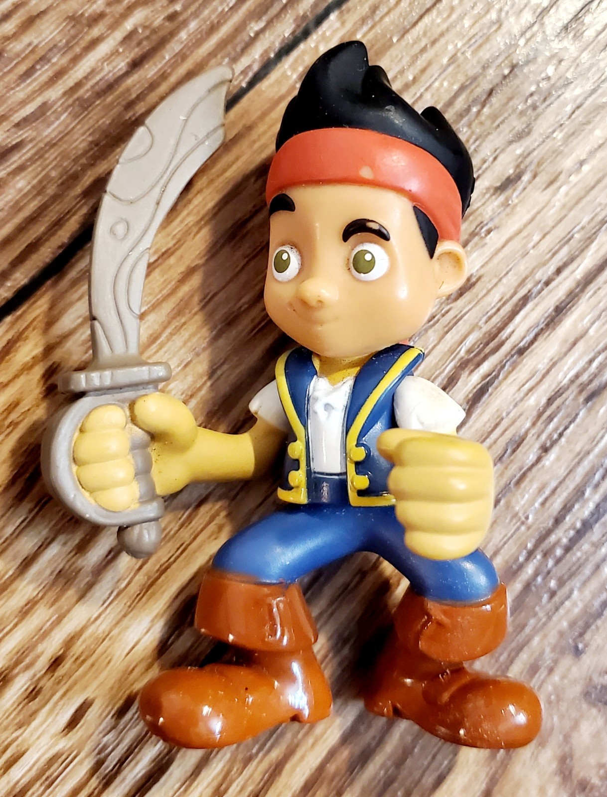 Modellino Jake e i pirati dell'Isola che non c'è Disney Mattel 3" con spada