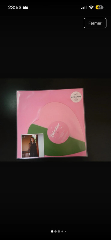 Laufey Valentine and lover girl strawberry matcha vinyle