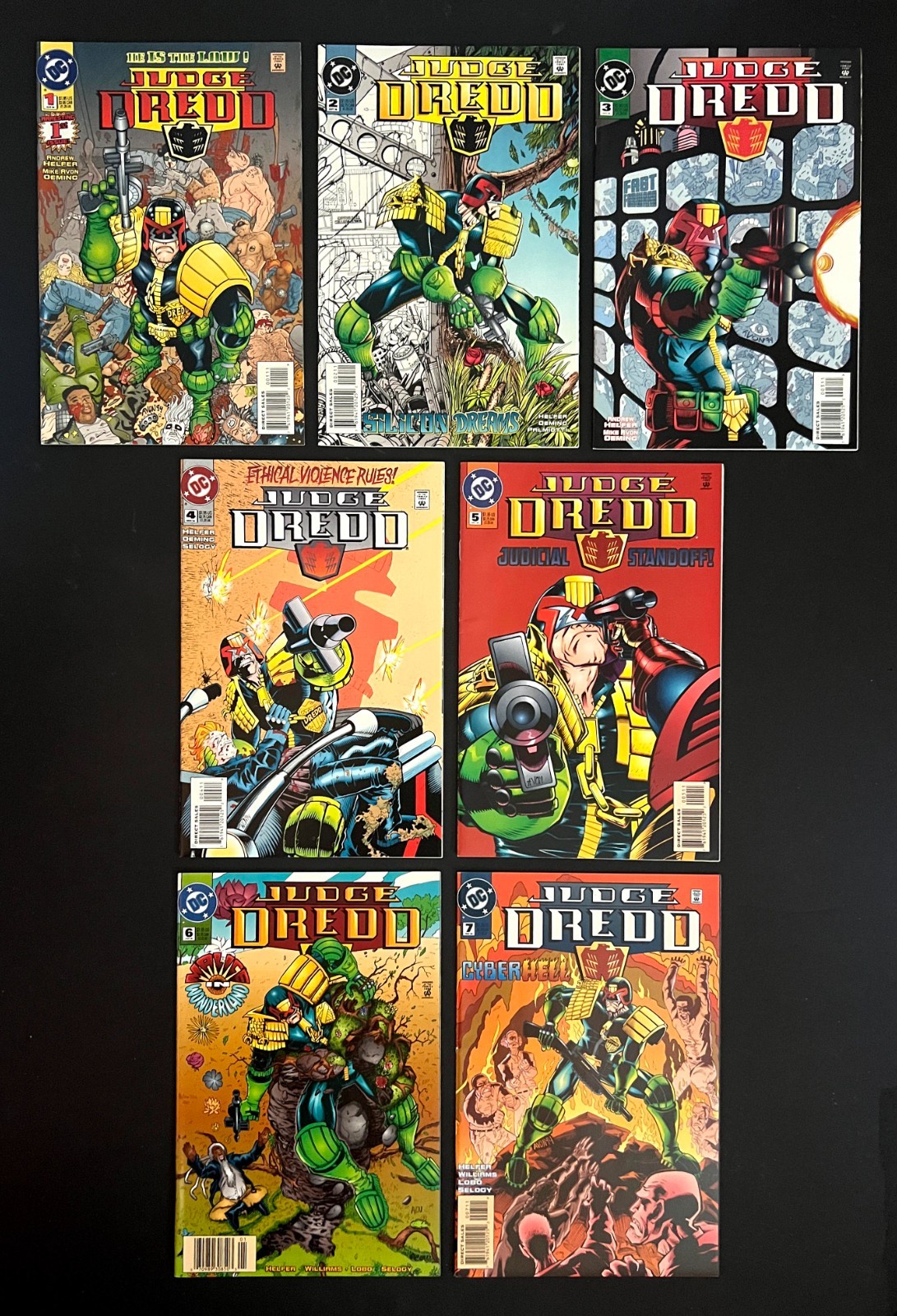 Lotto di alta qualità JUDGE DREDD #1-7 di Andrew Helfer & Michael Avon Oeming DC 1994