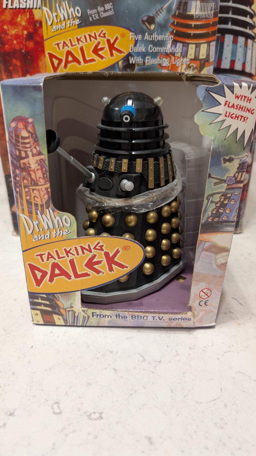 Doctor Who Talking Dalek 6,5" nero e oro prodotto Supreme Enterprise non testato