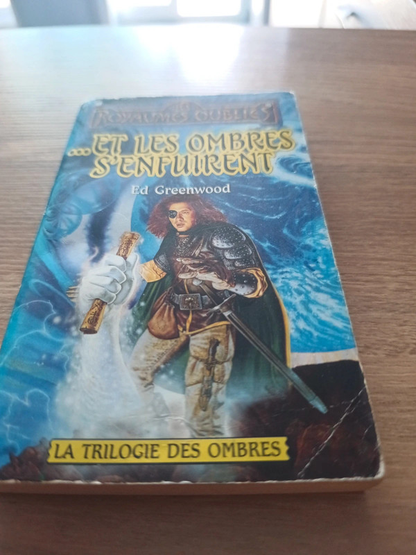 Et les ombres s'enfuirent