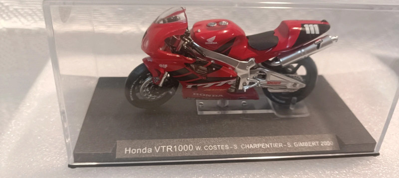 Honda VTR1000 in scala 1:24