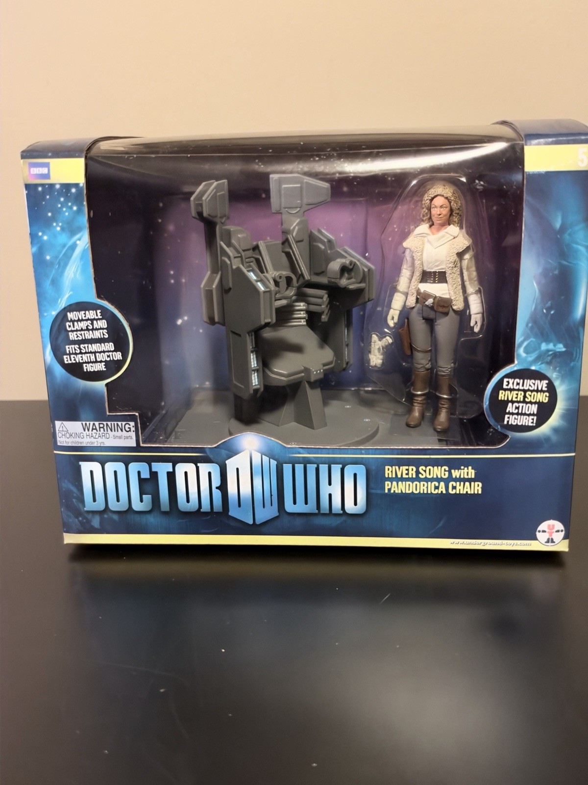 Doctor Who River Song with Pandorica Chair set SDCC Exclusive Doctor Who Figures