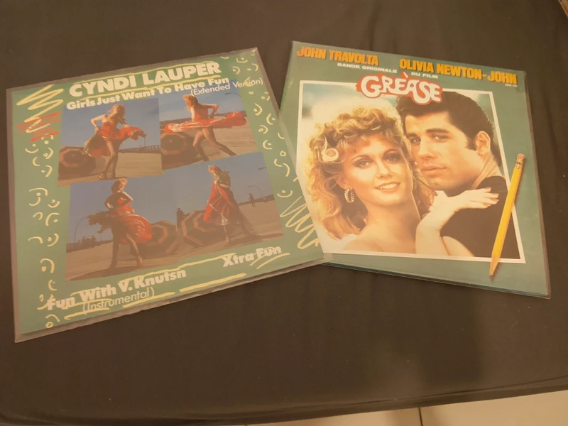 Lot de 2 vinyles Cyndi Lauper Grease