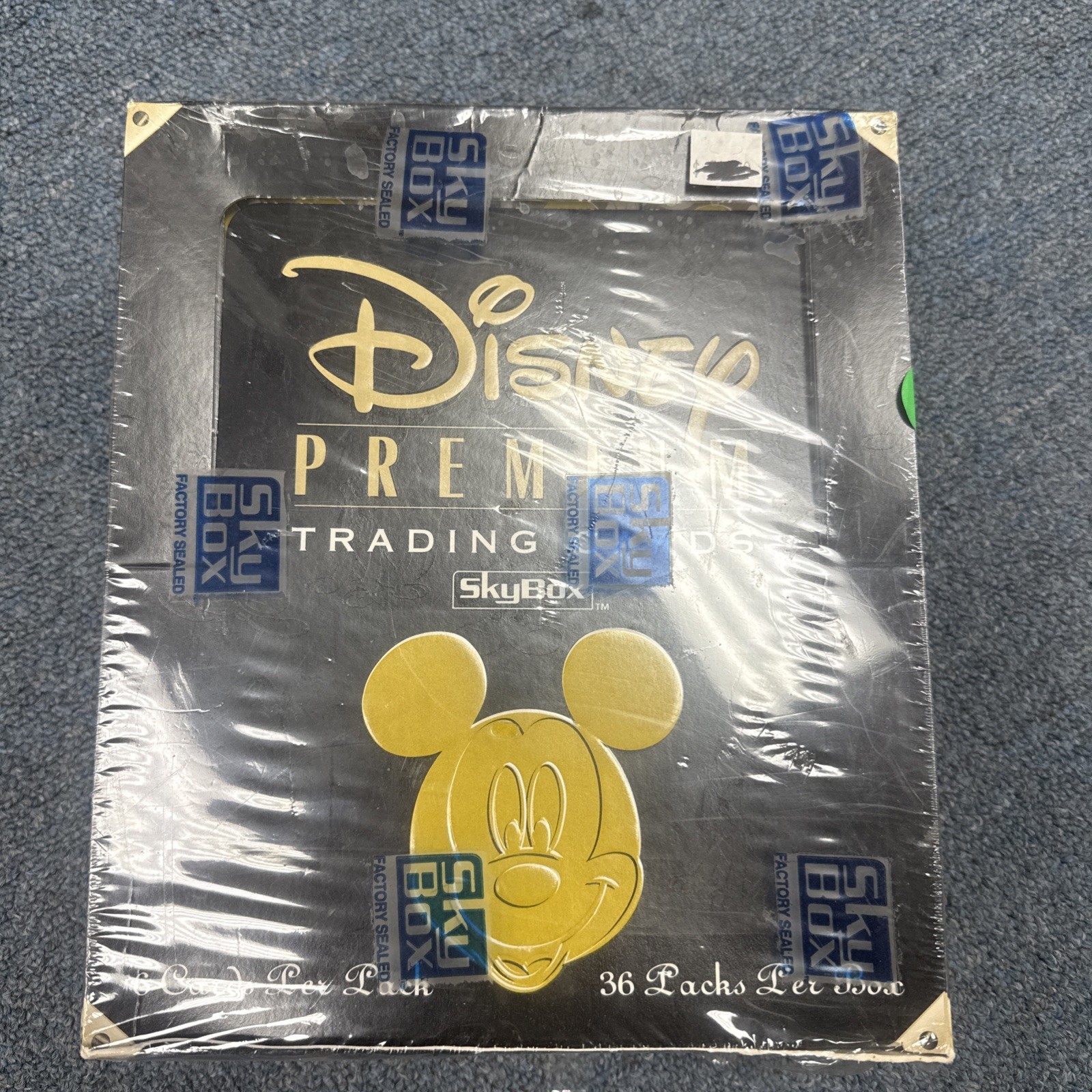 DISNEY PREMIUM 36 PACK BOX ULTRA RARE  Factory Sealed Box Skybox Mickey Mouse