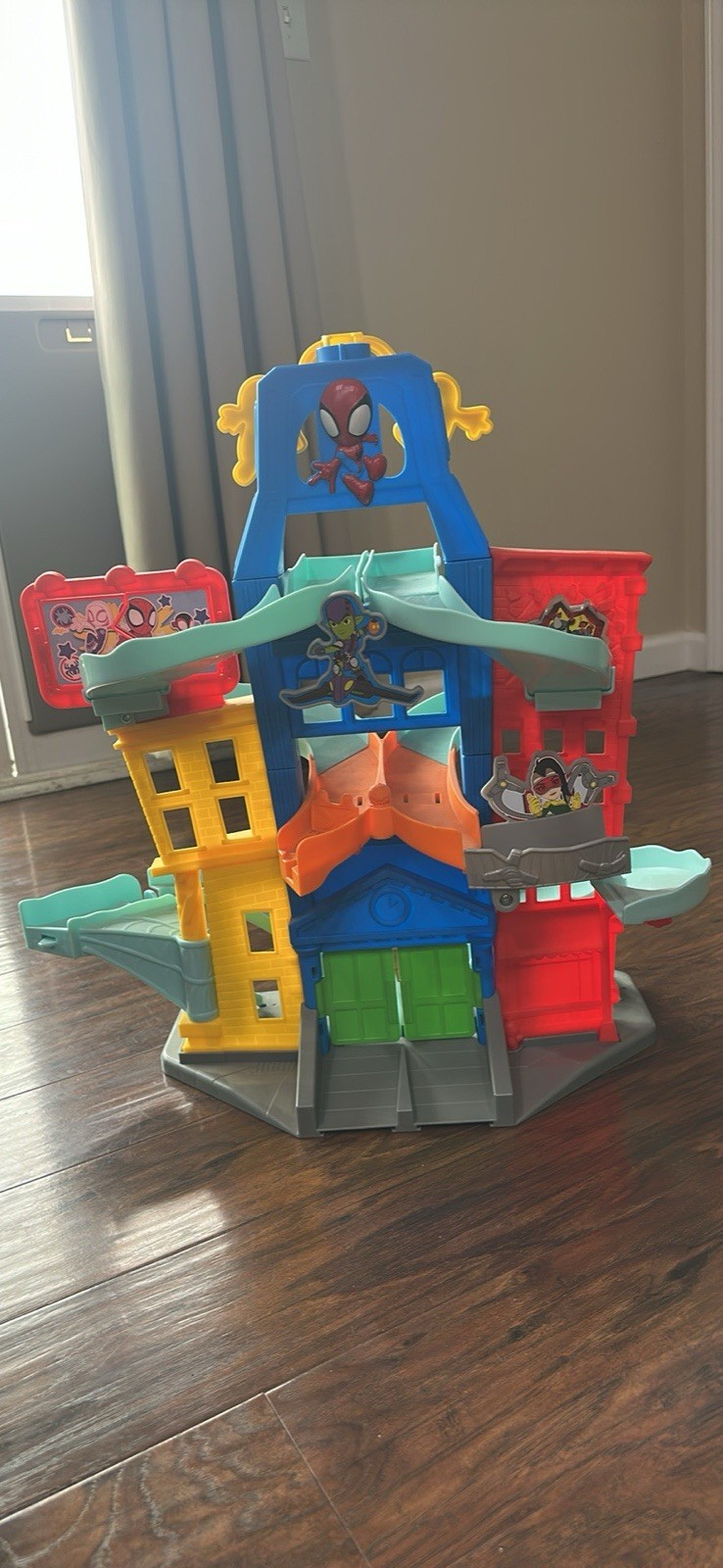 Marvel Spidey e i suoi fantastici amici Amazing Smile & Go City Playset