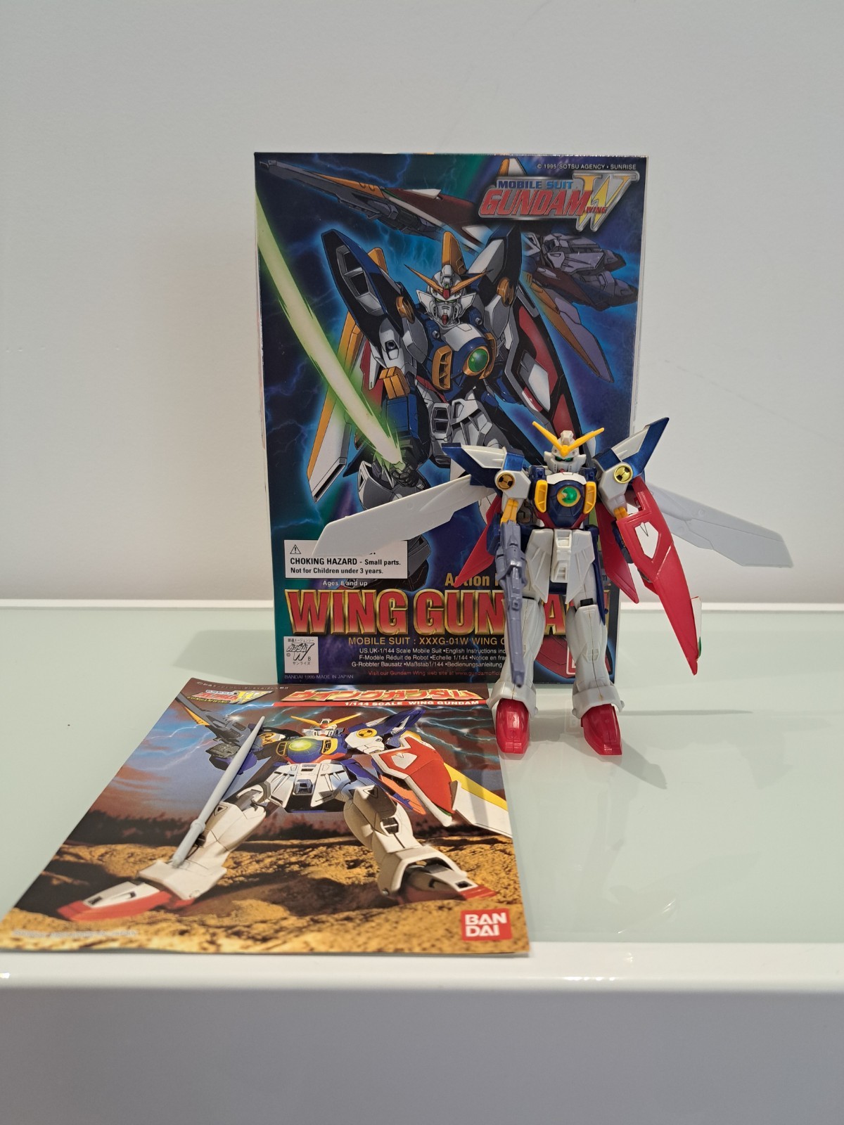 Bandai Europe Wing Gundam Mobile Suit 1/144 Eme 1995 Japan N°01