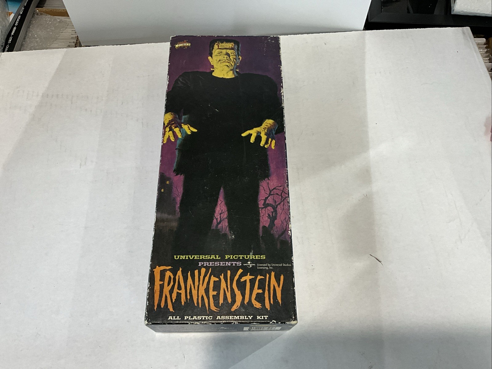 Universal Monsters Frankenstein Figure Kit Raro Coniglio Tana Originale 2023 APERTO