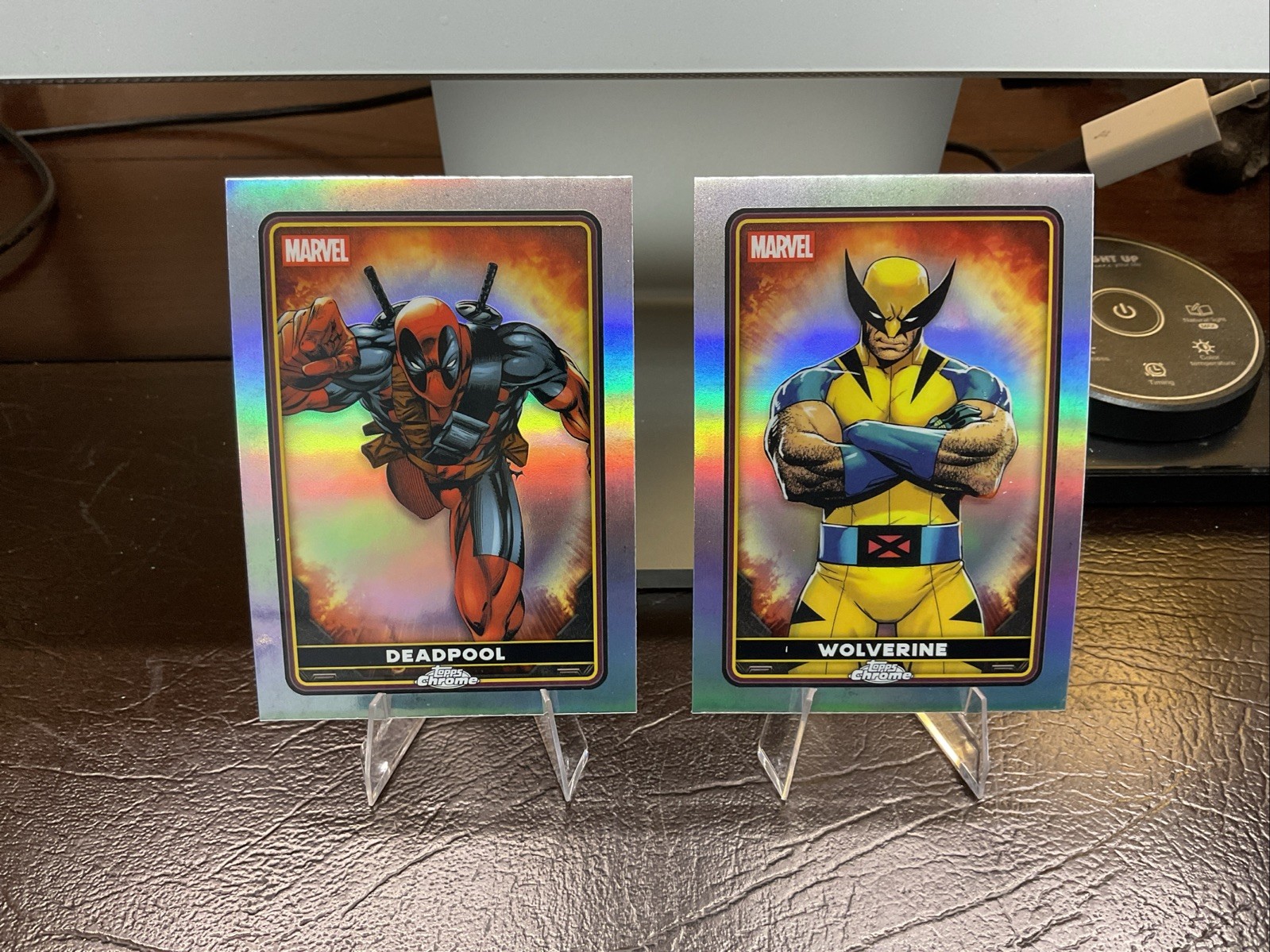 2025 Topps Chrome Deadpool, lotto di 2 rifrattori: Deadpool, Wolverine