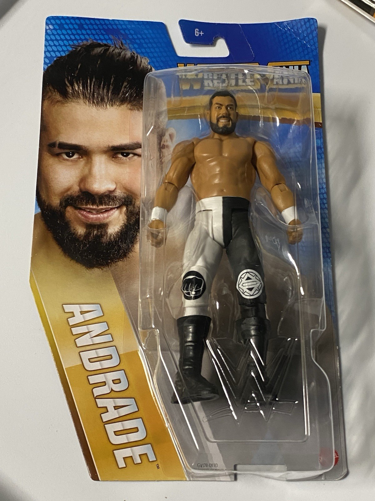 Mattel WWE Basic Wrestlemania Andrade Action Figure Wrestle Mania Nuovo WWF AEW