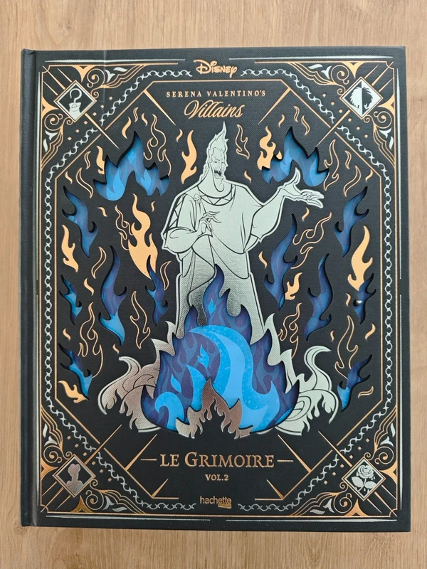 Magnifique Livre - Grimoire Villains Tome 2. De Serena Valentino