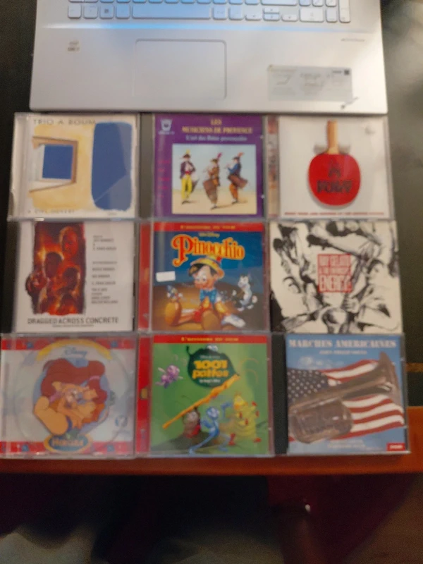 Lot cd. Divers
