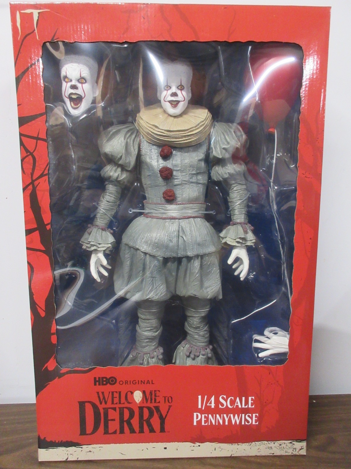 Figurina Pennywise NECA Welcome To Derry scala 1/4 NUOVISSIMA MAI APERTA