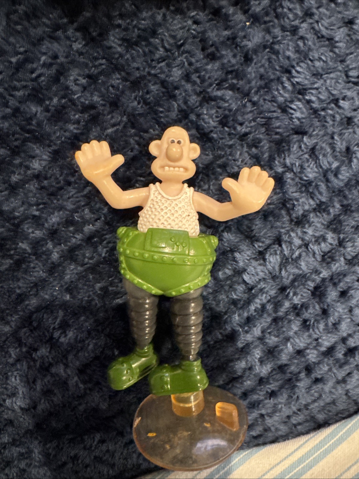VINTAGE APPLAUSE " WALLACE " FIGURE W / SUCTION CUP BASE 1989 
