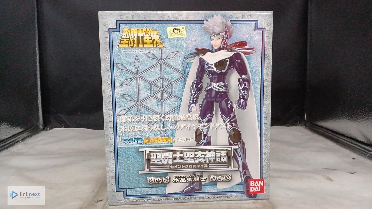 BANDAI Saint Seiya 'Crystal Saint' Saint Cloth Myth Collectible Figure