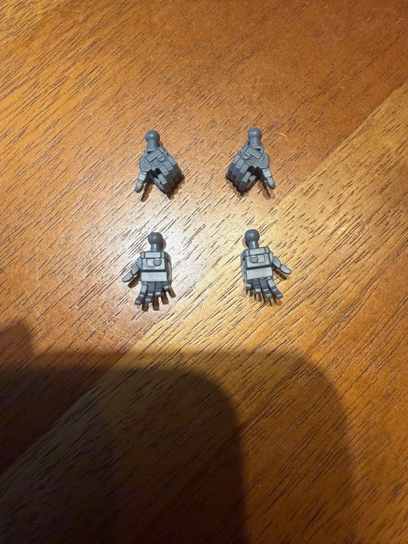 HG 1/144 Gundam Sandrock Gunpla Venduto così com'è / Per ricambi o non funzionante Mano
