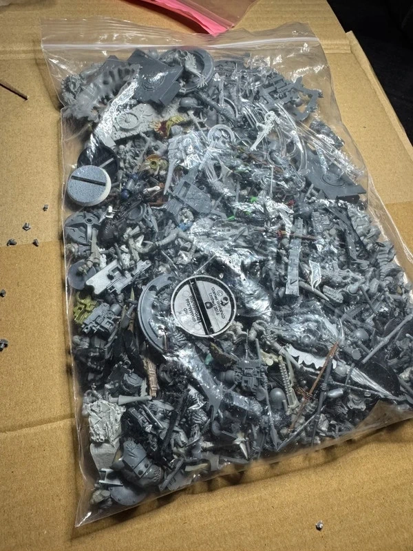 Warhammer - Games Workshop Bits