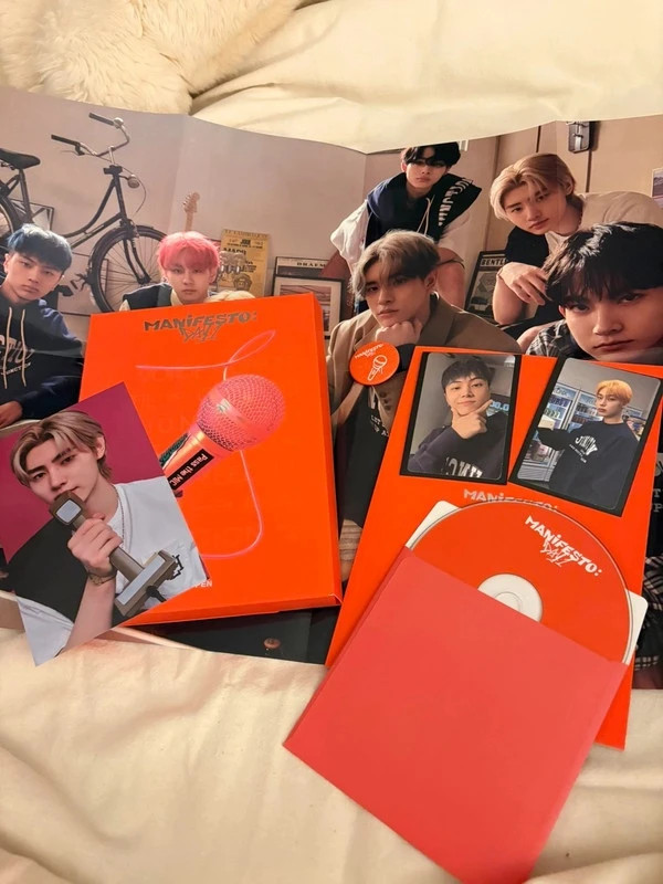 Kpop album Manifesto Enhypen