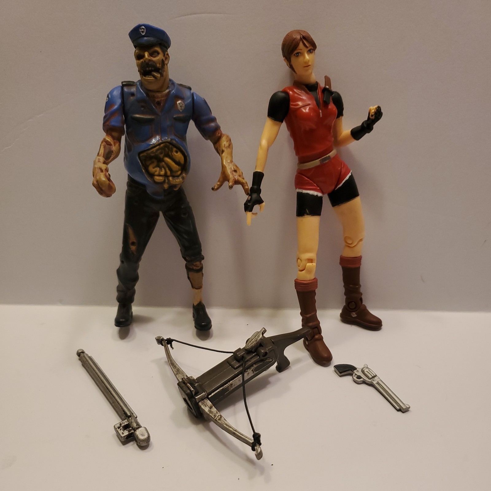 Resident Evil 2 Claire Redfield & Zombie Cop Figures w/ Accessories ToyBiz 100%
