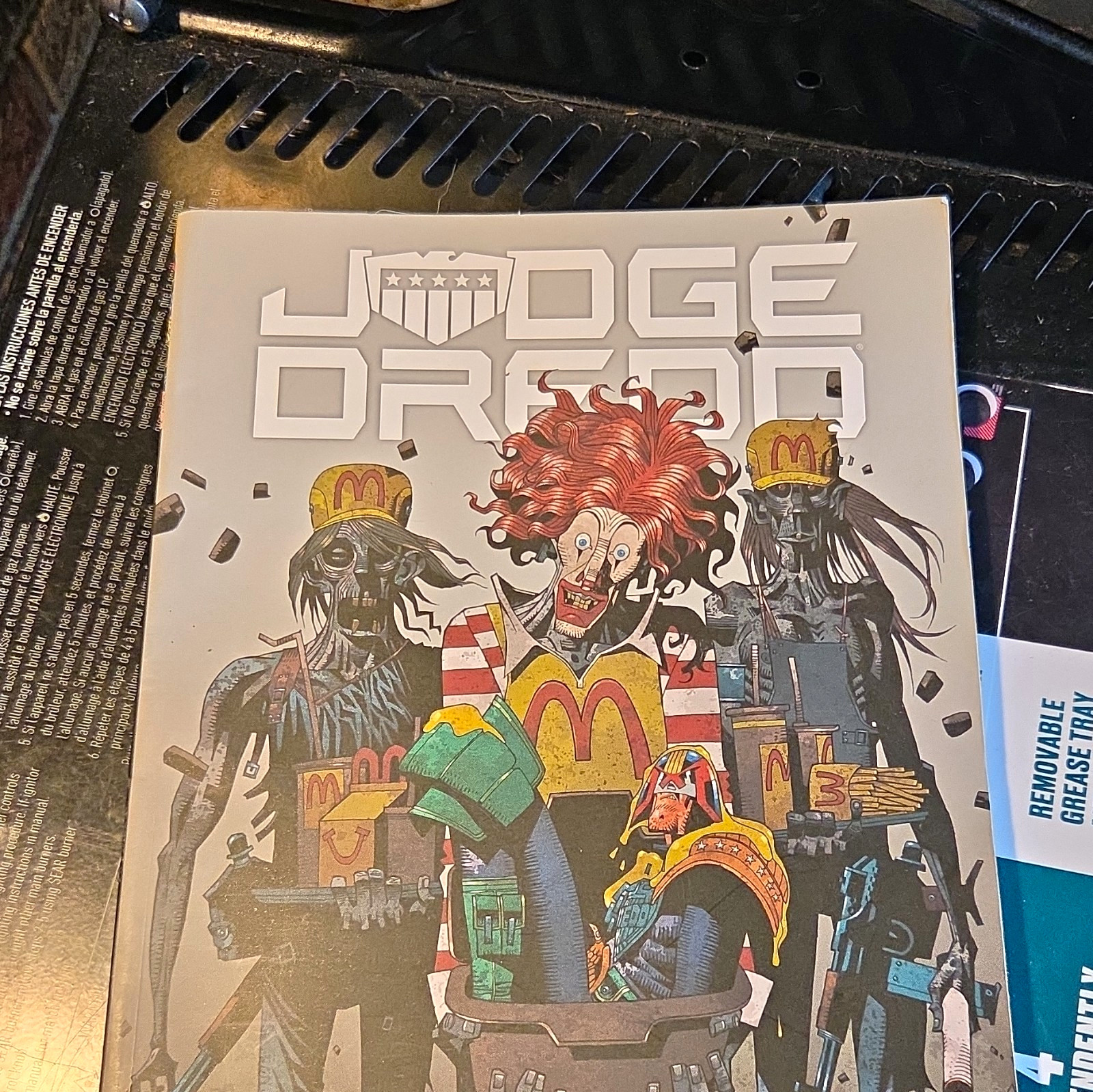 Judge Dredd La Terra Maledetta Non Censurato Copertina Rigida 2000 AD Mills Wagner